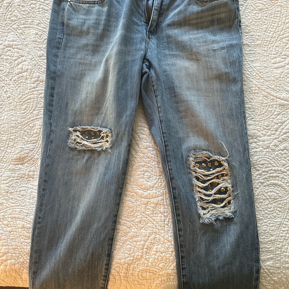Women's Distressed Blue Jeans